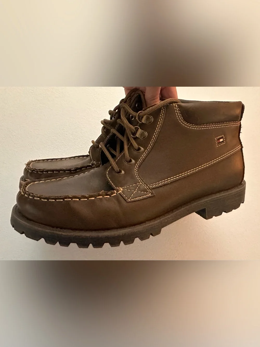 Tommy Hilfiger sturdy leather